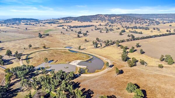 After three generations, Kemp family are selling their Glenrowan farm