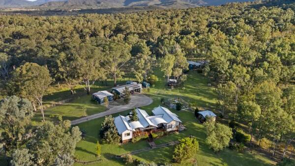 Holmwood a quality Lockyer Valley property with a Noosa masterpiece | Video