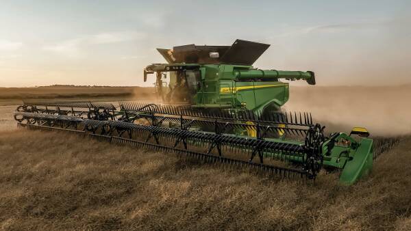 Farmers demand urgent right-to-repair laws after voluntary talks breakdown