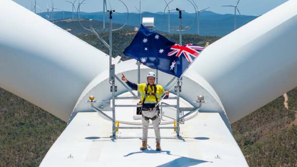 Forrest finds asbestos in turbines, crisis rattles Labor's renewable rollout