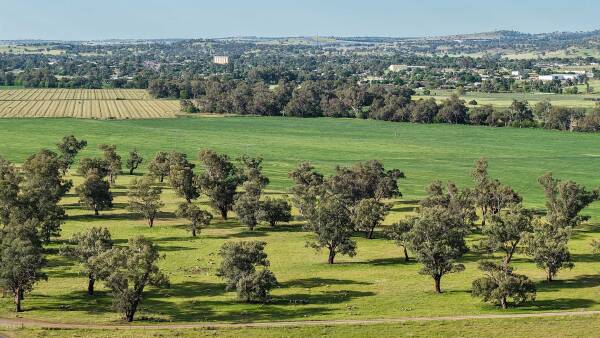 Warrengunyah an outstanding 1503 acre farming and grazing property | Video